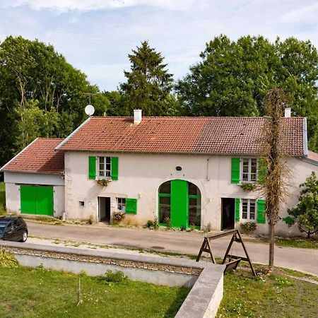 Jolie Vache Deguisee En Fleurs, Chambre D'Hote A Soulosse المظهر الخارجي الصورة