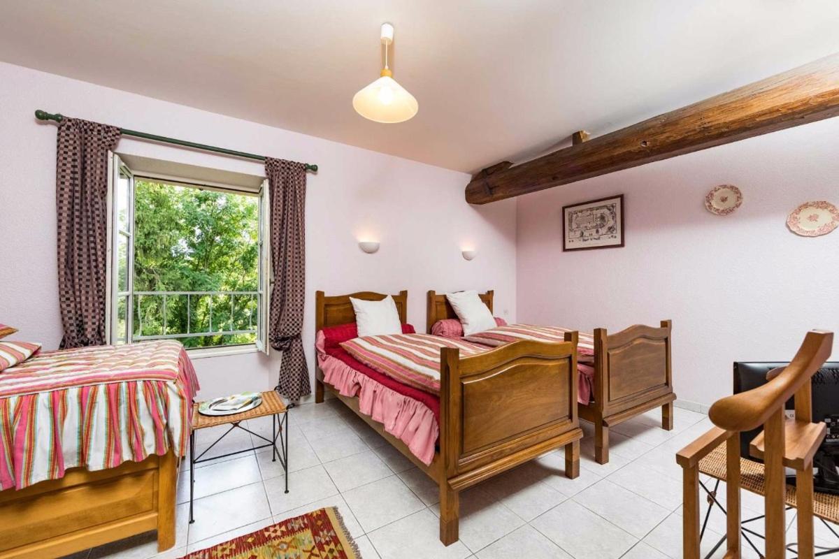Jolie Vache Deguisee En Fleurs, Chambre D'Hote A Soulosse الغرفة الصورة