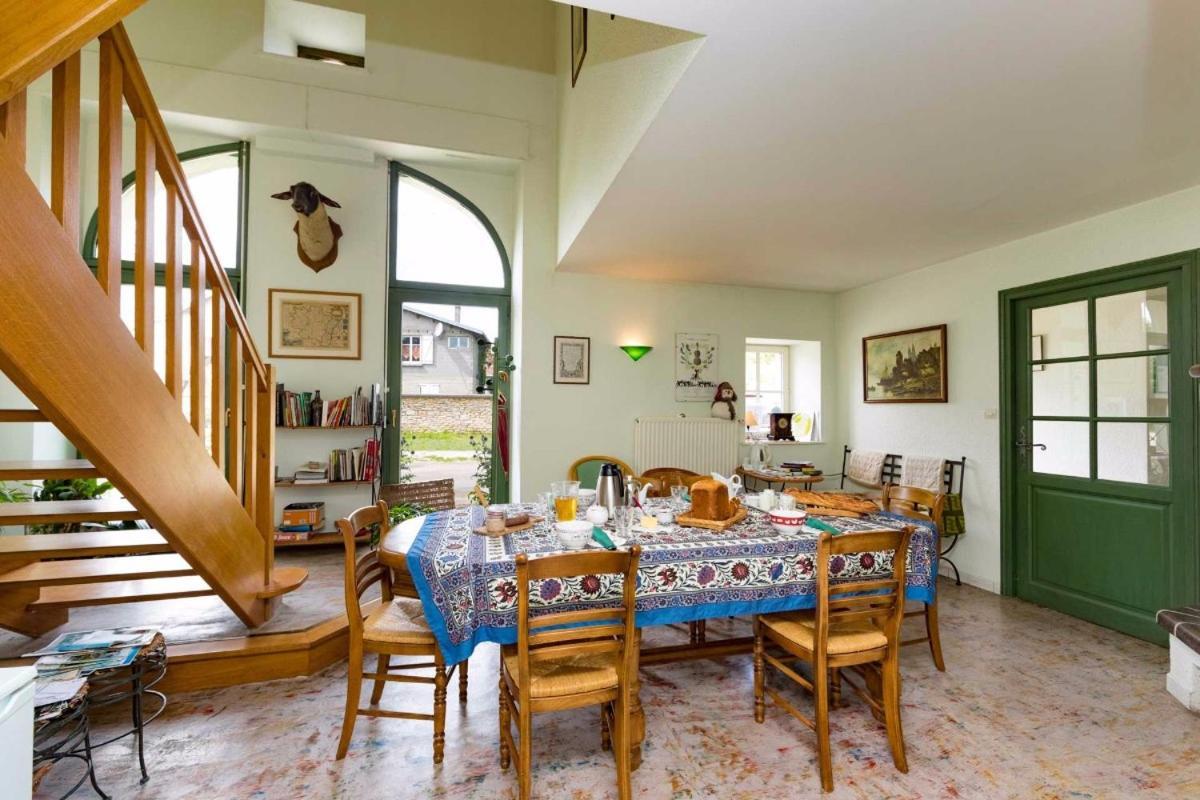 Jolie Vache Deguisee En Fleurs, Chambre D'Hote A Soulosse الغرفة الصورة